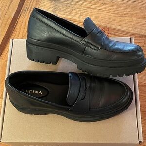 Patina Women's Black Loafers